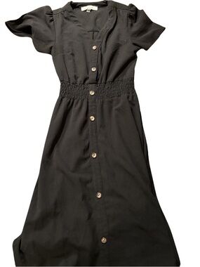 Monteau Los Angeles black short-sleeved button-down midi dress